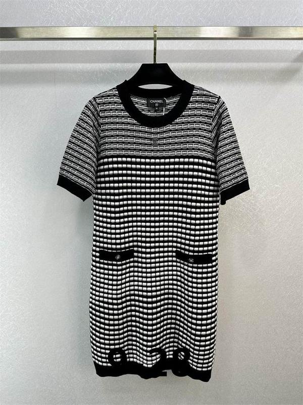 Chanel Women's Dress 47